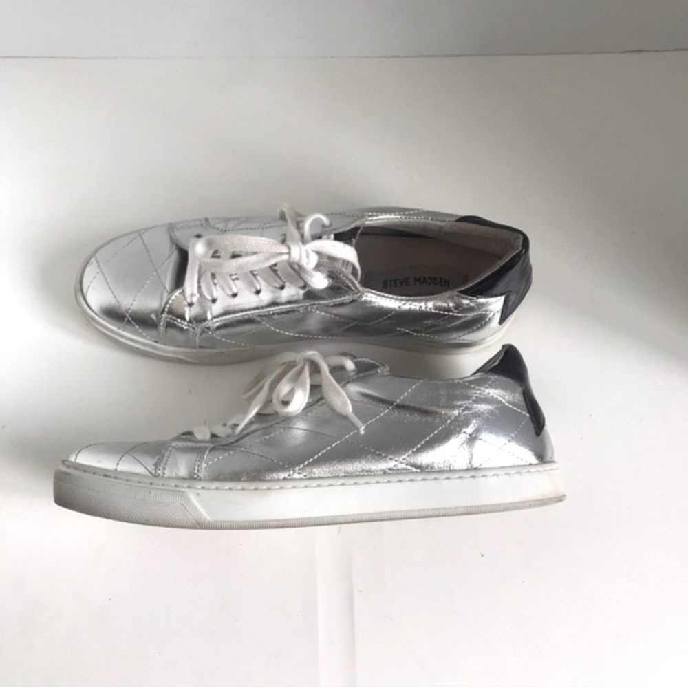Steve Madden Quilted Metallic Sneakers Shoes. Size 9 - Picture 4 of 14